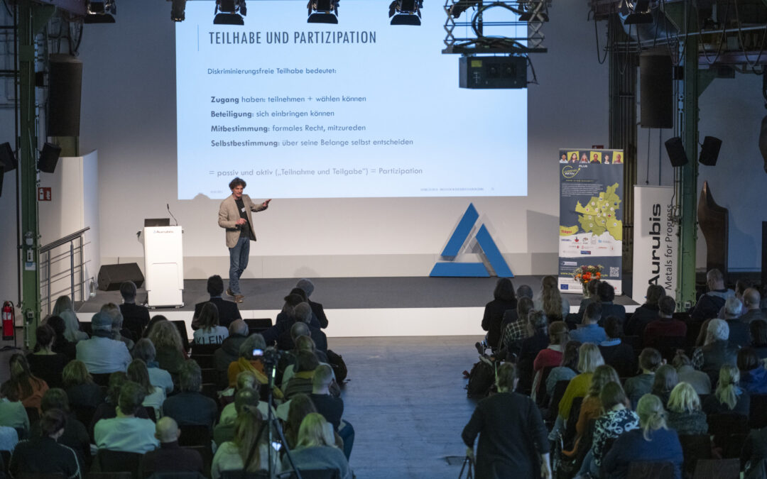 Junge Menschen im Übergang zu Ausbildung, Arbeit und Qualifizierung – Barrieren und Herausforderungen